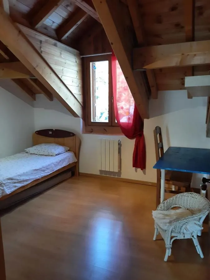 House For 6 Personns With 4 Bedrooms And 1 Bathroom La Claree Val-des-Pres 0*,  France