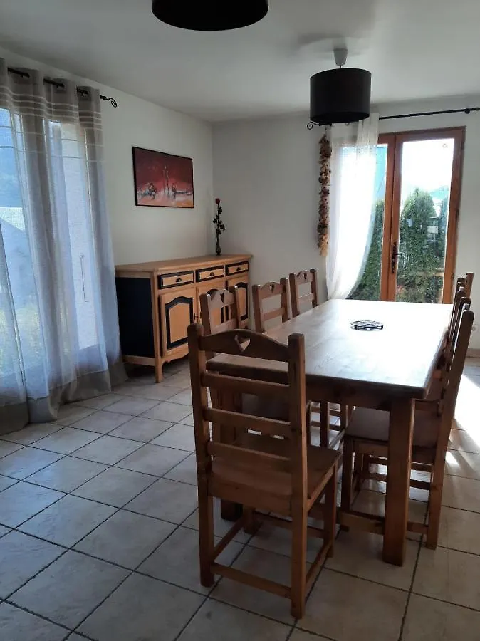 House For 6 Personns With 4 Bedrooms And 1 Bathroom La Claree Val-des-Pres Holiday home